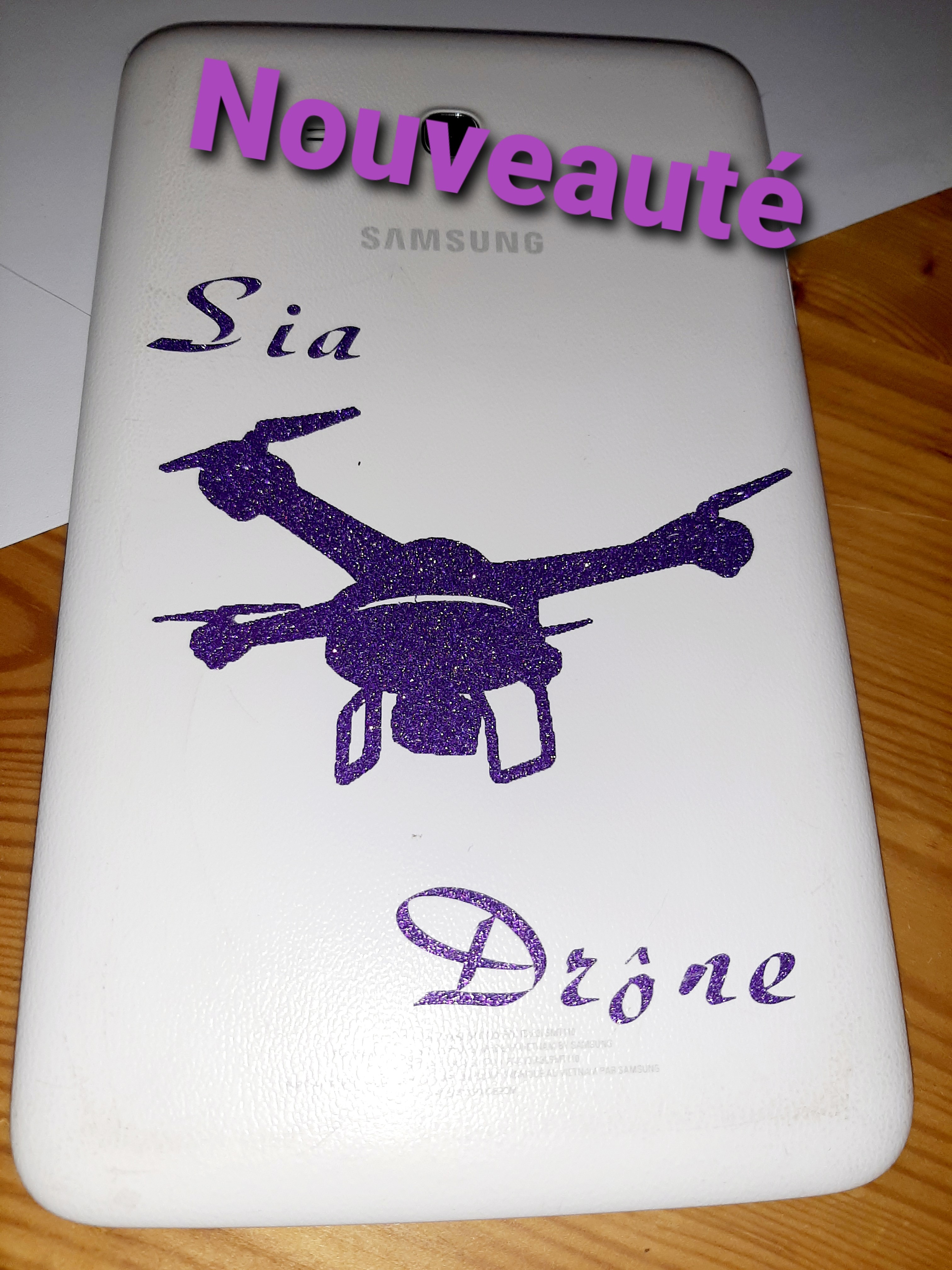 Autocollants fait par nous, Sia Drône